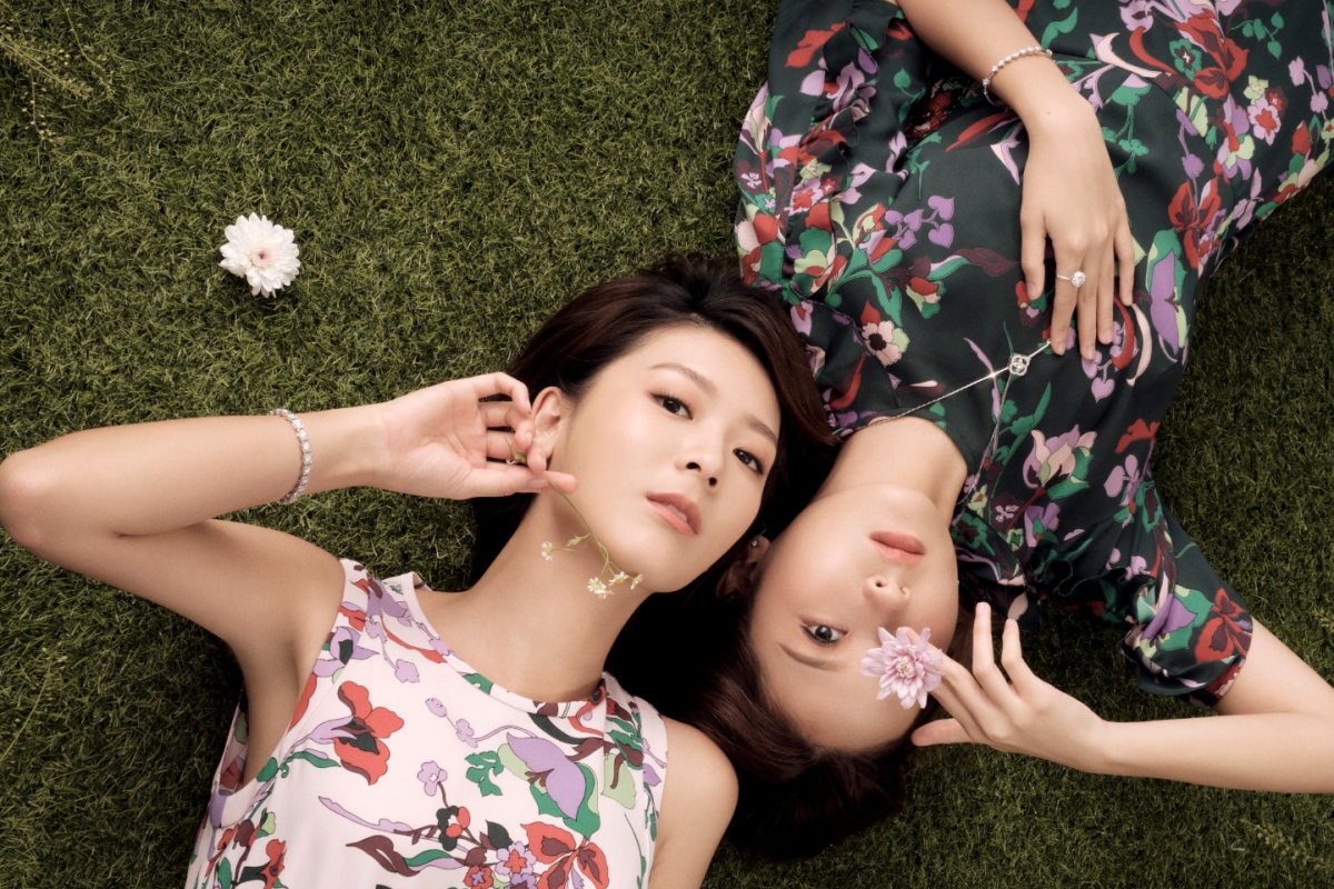 【八月號封面人物】Ain't No Hood Like Sisterhood 余香凝 X 余潔滢